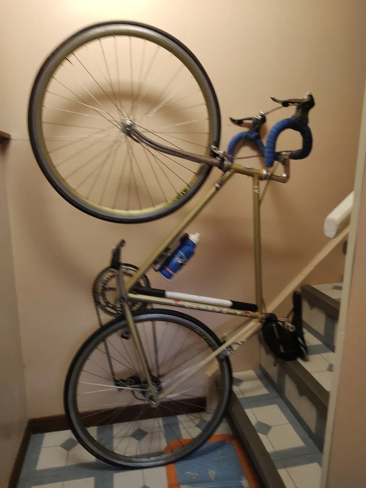 2 Road Bikes for the price of one. thumbnail