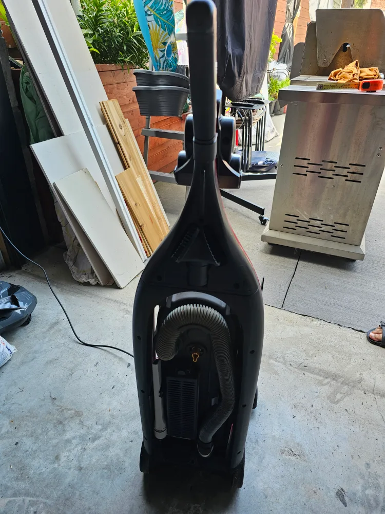 Bissell CleanView Upright Vacuum - Red image indicator(2)