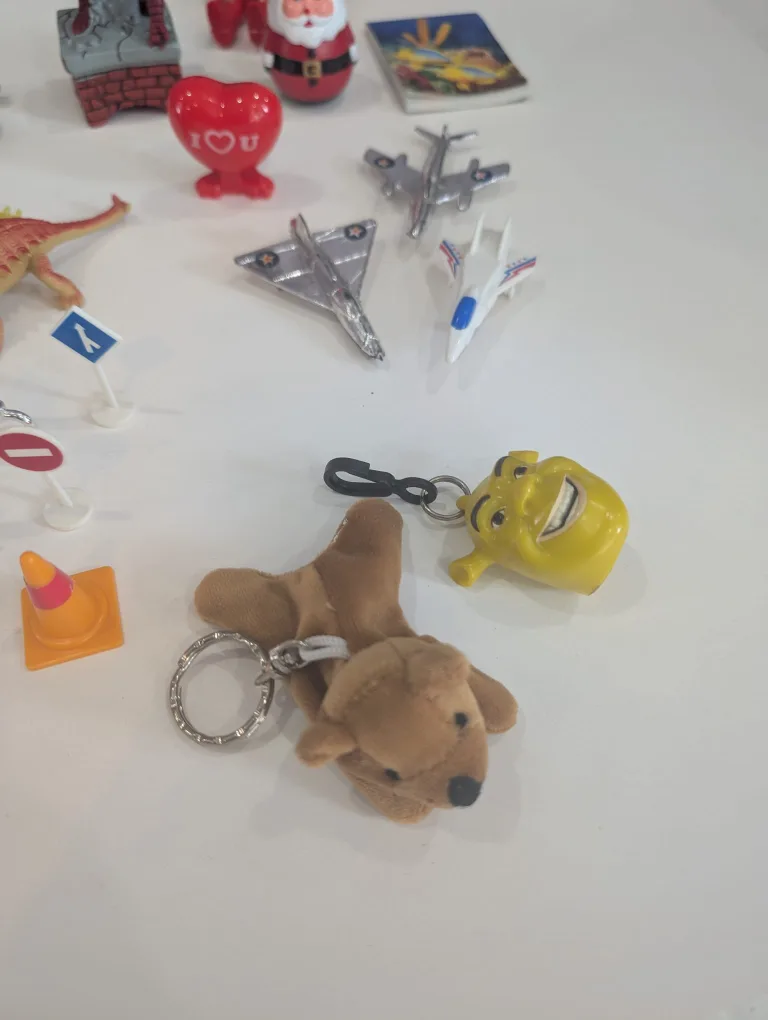 Assorted vintage Toy Figures - 90s / early 2000s image indicator(4)