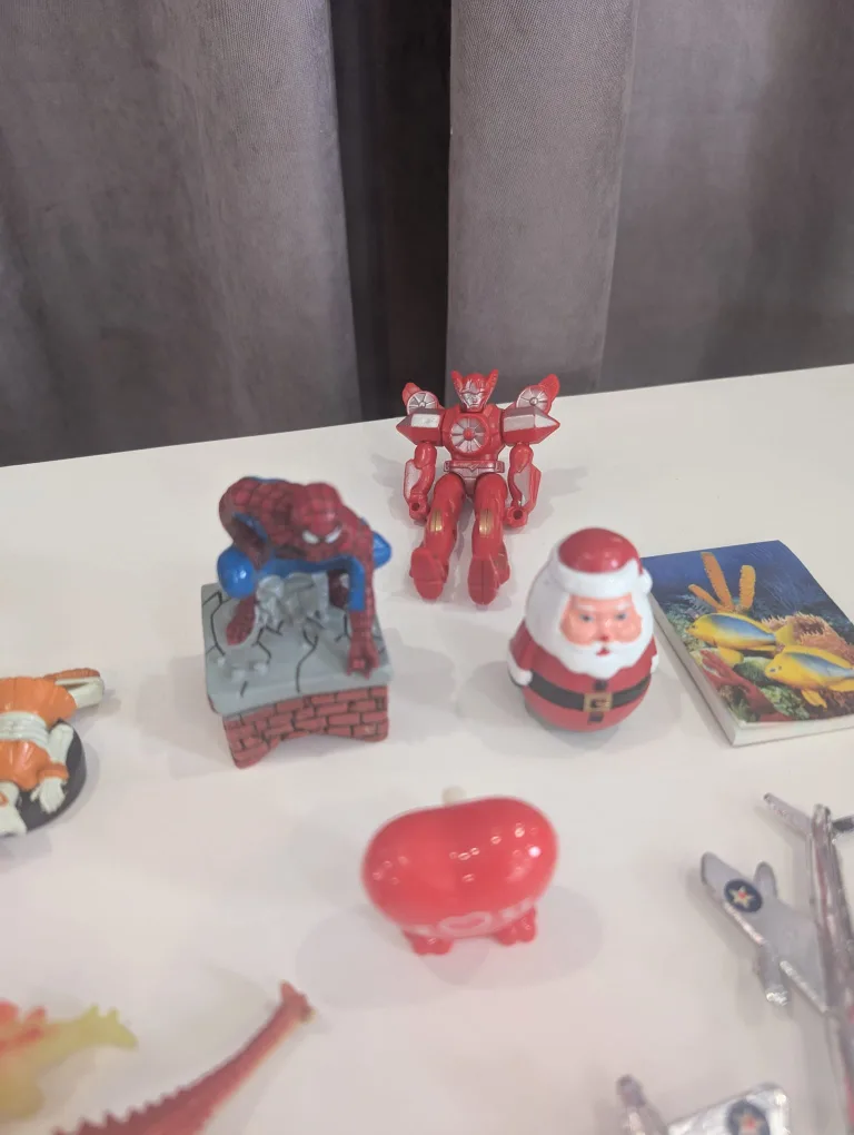 Assorted vintage Toy Figures - 90s / early 2000s image indicator(7)