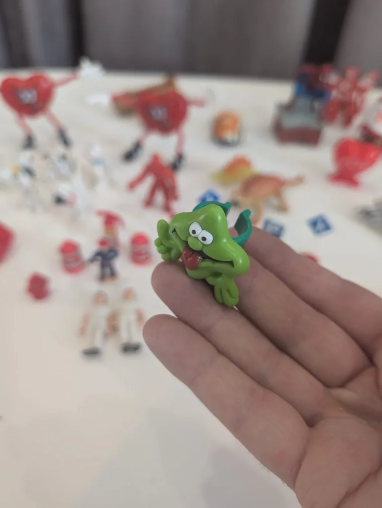 Assorted vintage Toy Figures - 90s / early 2000s image indicator(8)