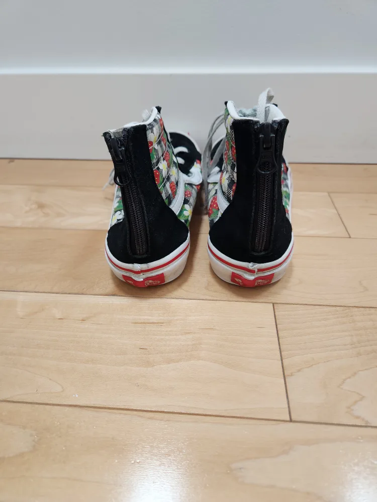 Vans Sk8-Hi Zip Strawberry Floral Shoes image indicator(4)