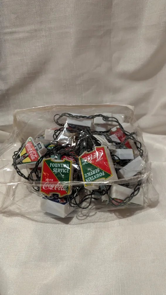 Coca-Cola String Lights in the shape of vintage signs 2 sets 🇨🇦 image indicator(10)