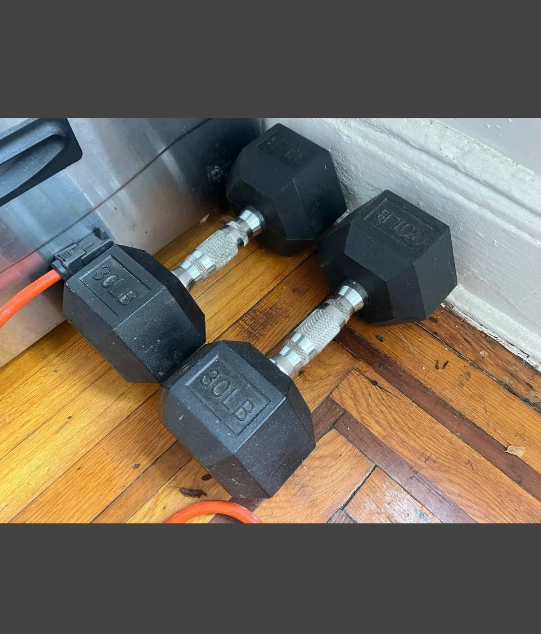 (Free Delivery) Two 30lb Hex Dumbbells thumbnail