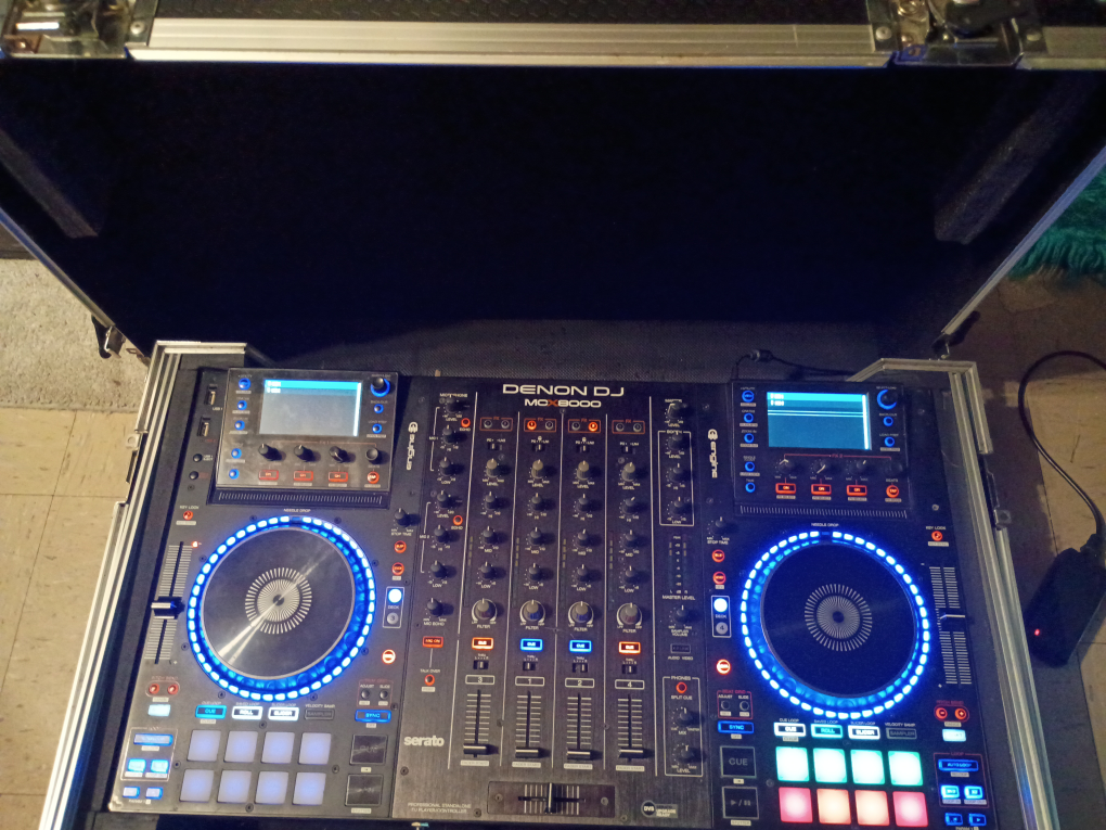 Denon DJ MC-8000 Professional DJ Controller - photo 2