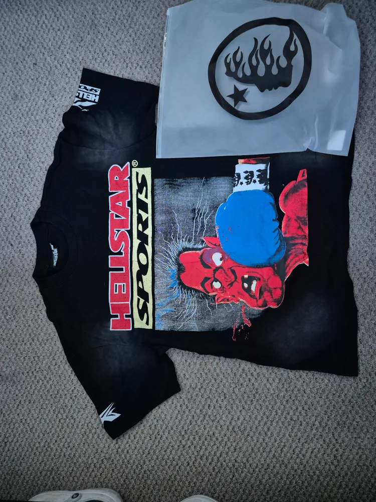 size medium 1:1 hellstar shirt thumbnail