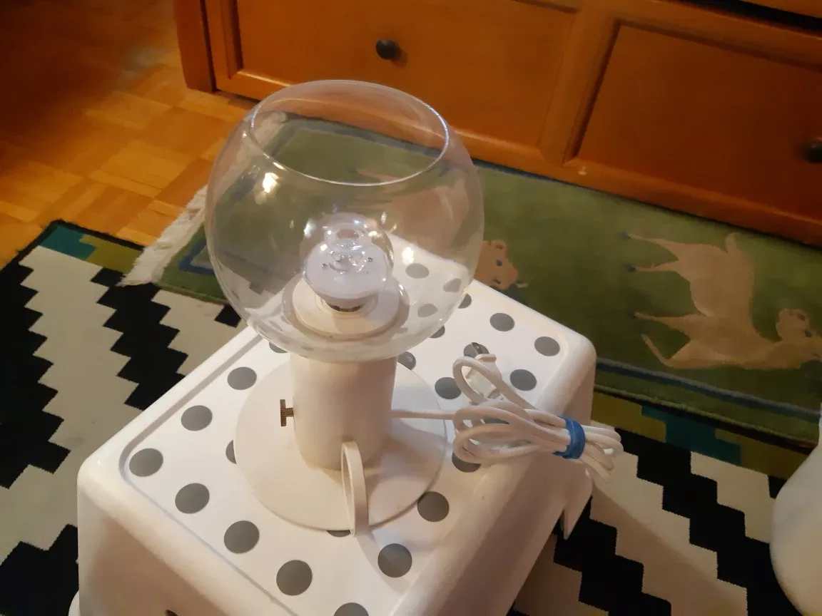 Glass Globe Table Lamp 🇨🇦 thumbnail
