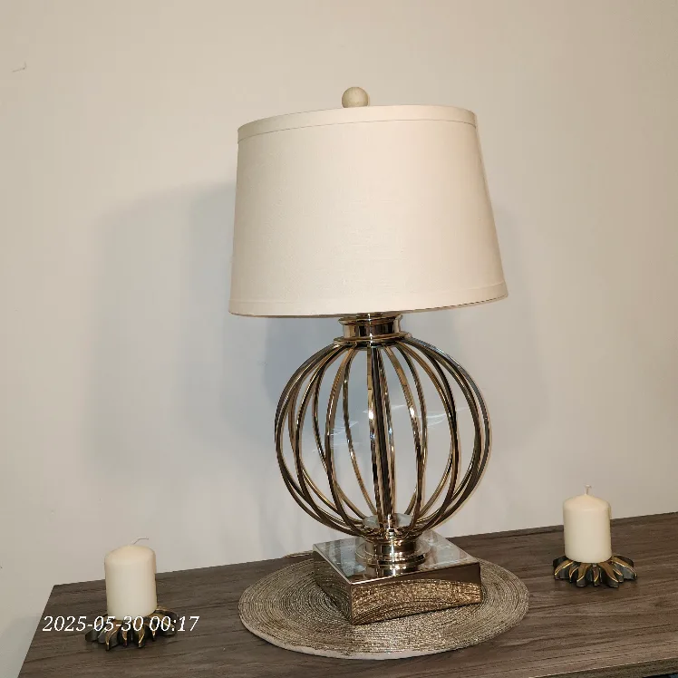 Table Lamp with Metal Cage Design image indicator(2)