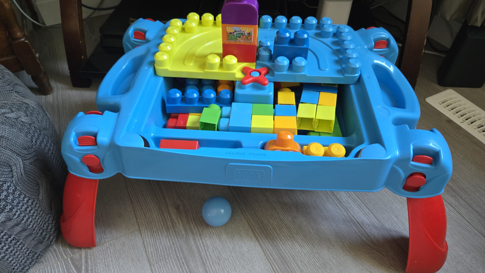 Mega Bloks Build 'n Learn Table