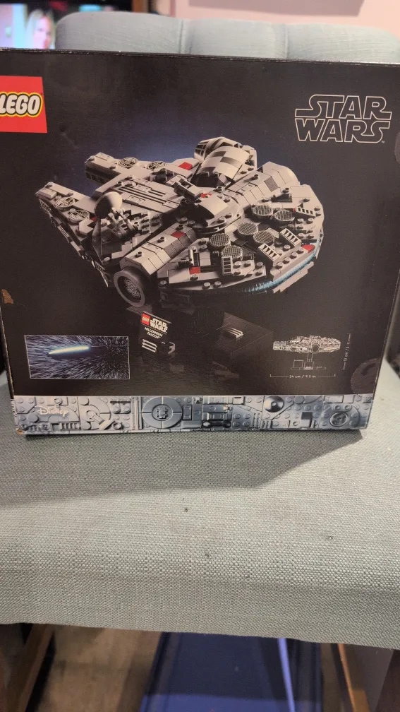 LEGO Star Wars Millennium Falcon 75375 image indicator(2)