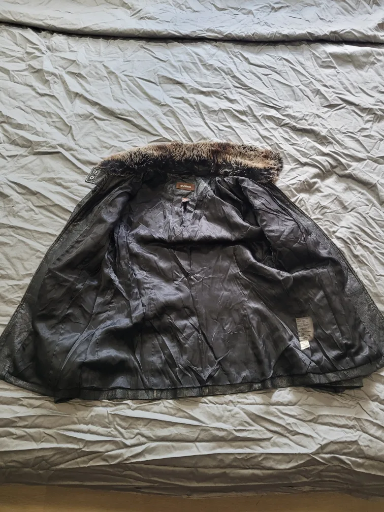 Women's Danier Leather Jacket with Fur Collar - Size M image indicator(2)