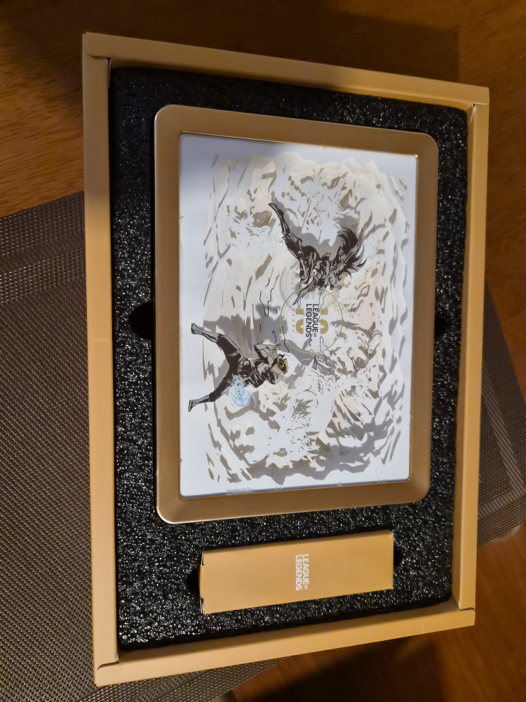 League of Legends 10 Year Anniversary Light Box - photo 3