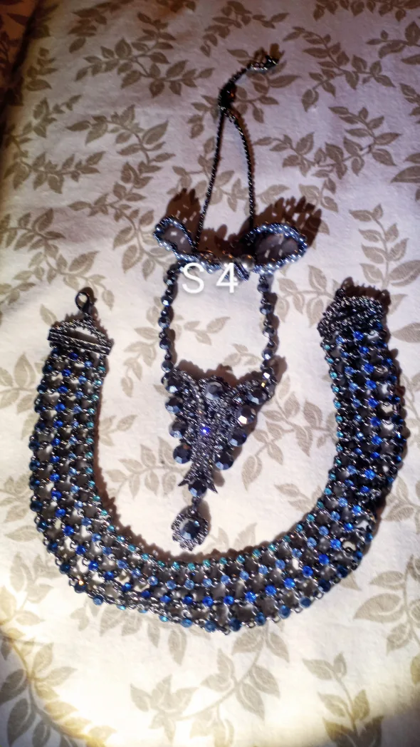 Assorted Costume Jewellery set image indicator(2)