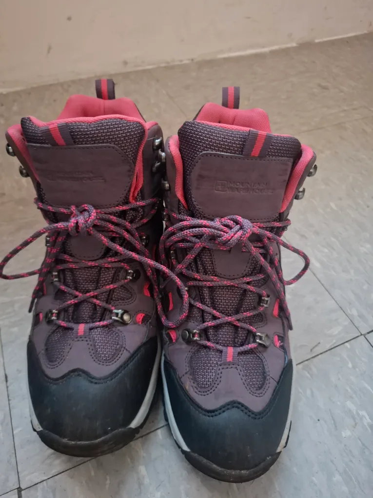 Mountain Warehouse Hiking Boots - US 9 thumbnail