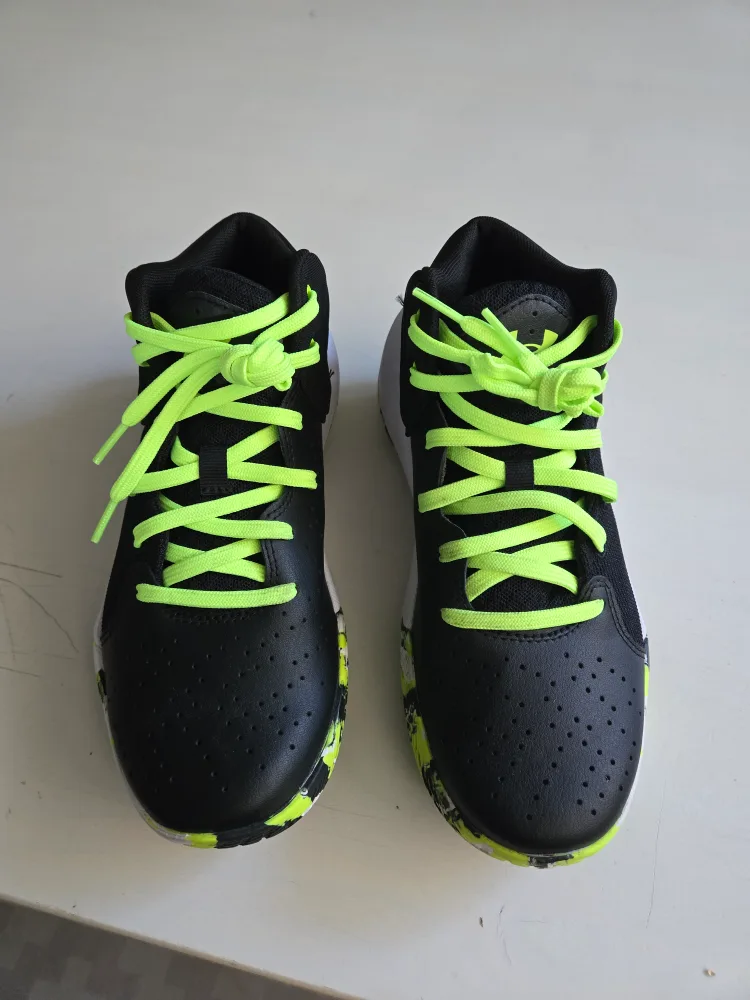 Under Armour Kids' Lockdown 5.5 Basketball Shoes - Size 5.5 thumbnail