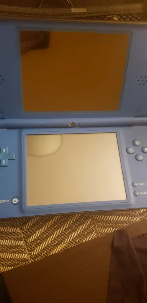 Nintendo DSi XL Blue with Case image indicator(3)