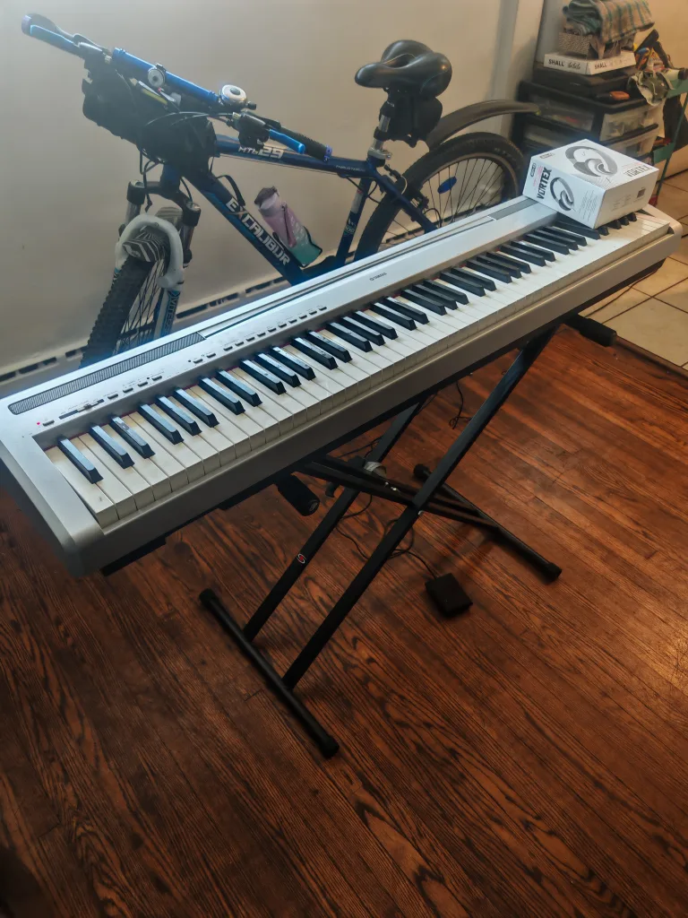 Yamaha Digital Piano P-95 thumbnail