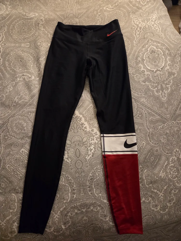 Nike Dri-Fit Leggings thumbnail