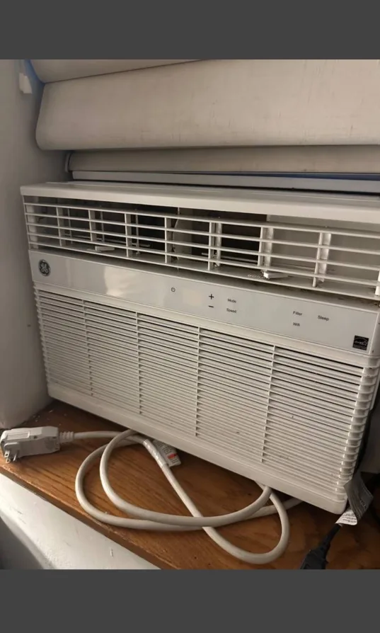 (Free Delivery) 14,000 BTU GE Window Air Conditioner thumbnail