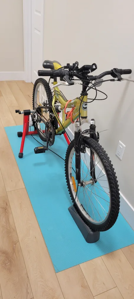 Mountain Bike with Minoura MAG-500 Trainer image indicator(3)