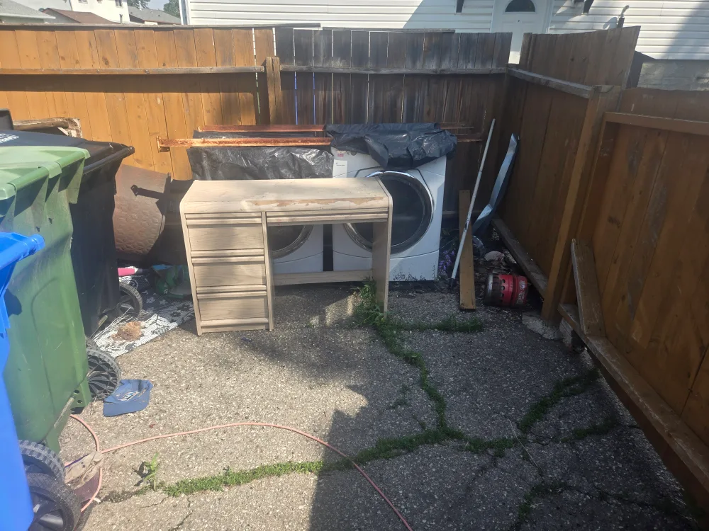 Used Desk - Light Wood image indicator(2)