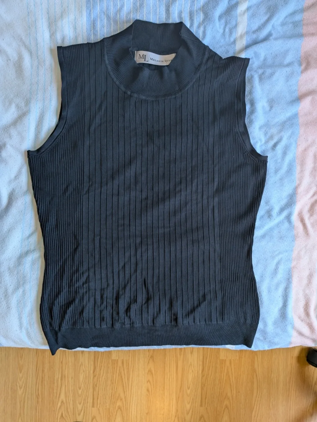 Melanie Lyne Black Sleeveless Knit Top - Size L thumbnail