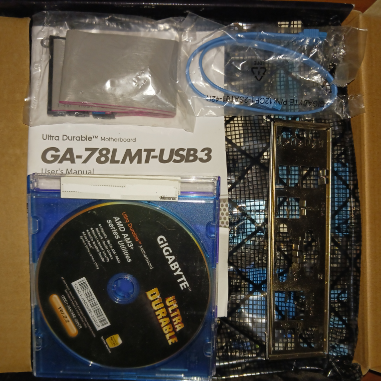 Gigabyte 78LMT-USB3 Motherboard - photo 2