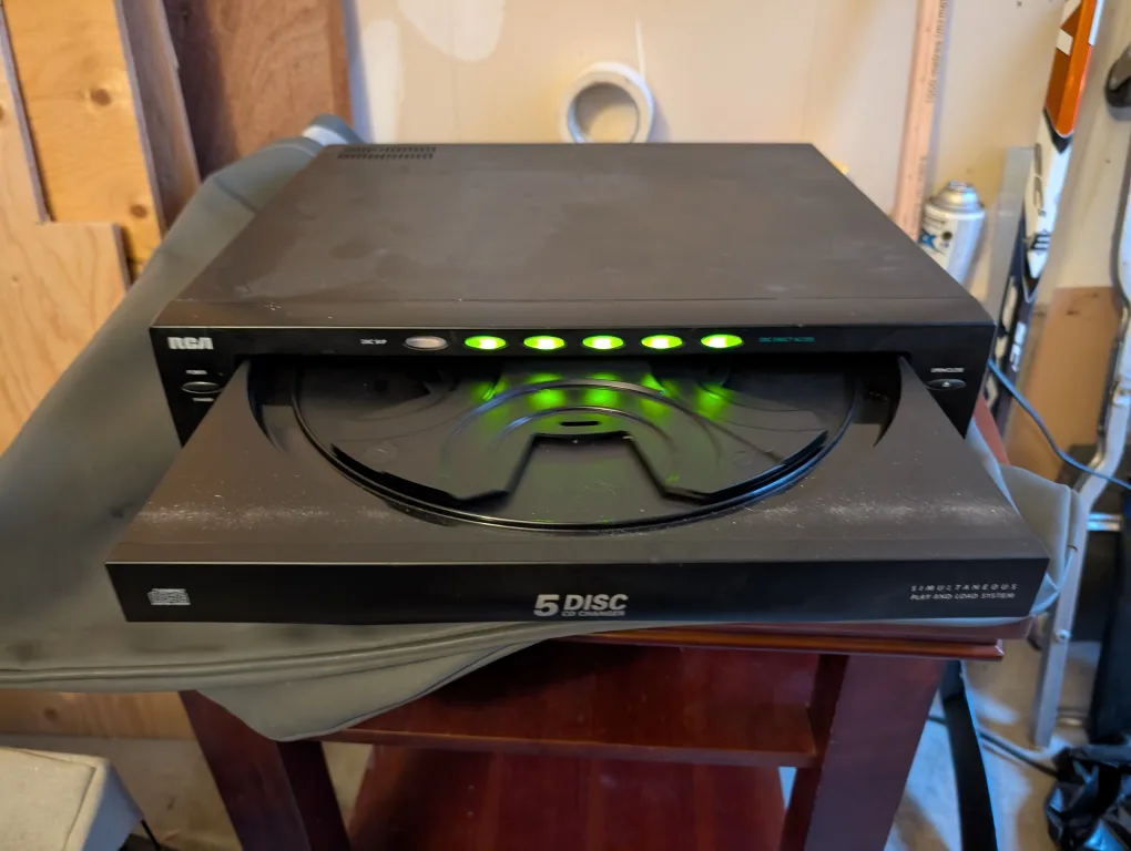 RCA RP8065 5-Disc CD Player 🇨🇦 thumbnail