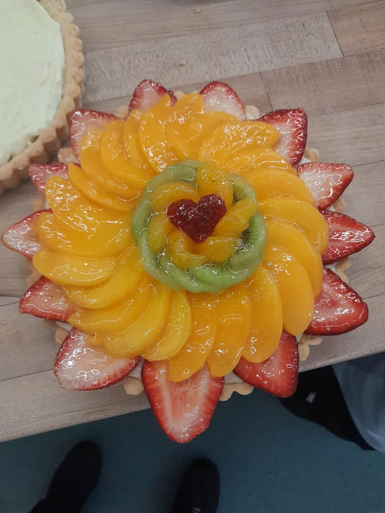 FREE fruit and custard tart 🇨🇦 thumbnail