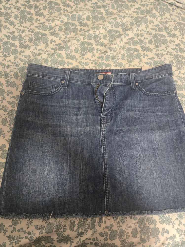 Tommy Hilfiger Denim Skirt - Size 12 thumbnail