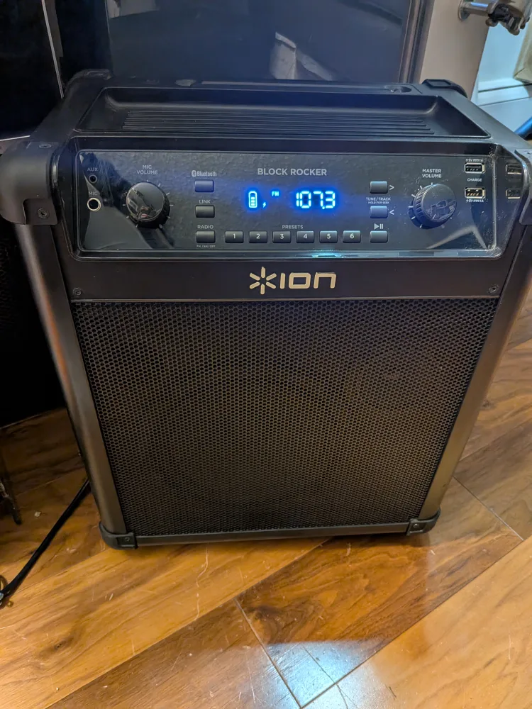 Block Rocker Suitcase Speaker, BT/AM/FM/AUX thumbnail