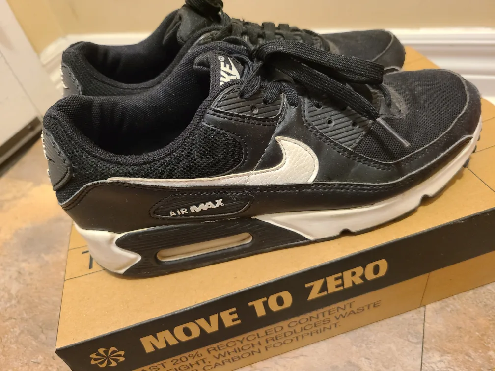 Nike Air Max 90, Size 9 (Women) thumbnail