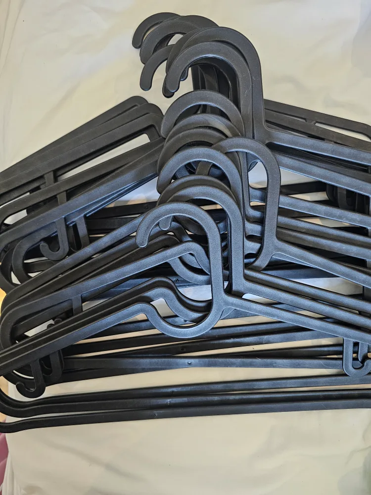 20 Black Plastic Clothes Hangers thumbnail