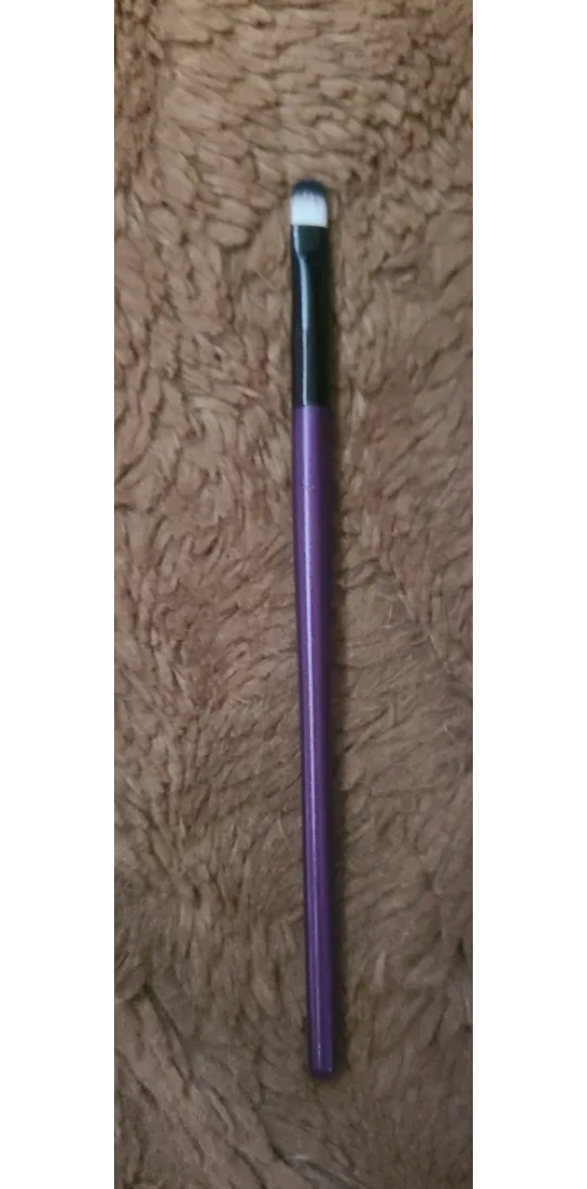 Purple Eyeshadow Brush 🇨🇦 thumbnail