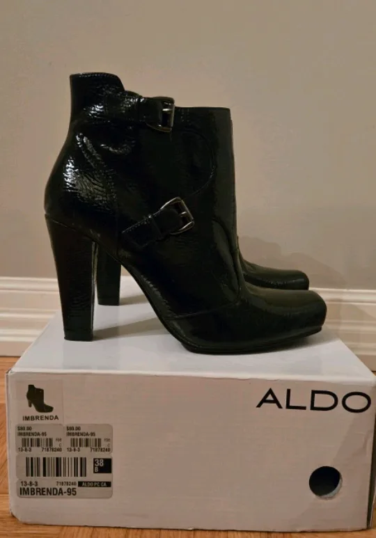 Aldo Imbrenda Black Ankle Boots - Size 8 image indicator(3)
