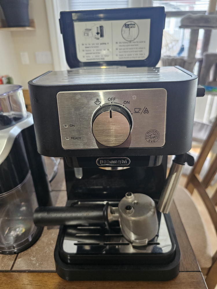 DeLonghi Espresso Machine Set with Grinder & Frothing Pitcher - photo 5