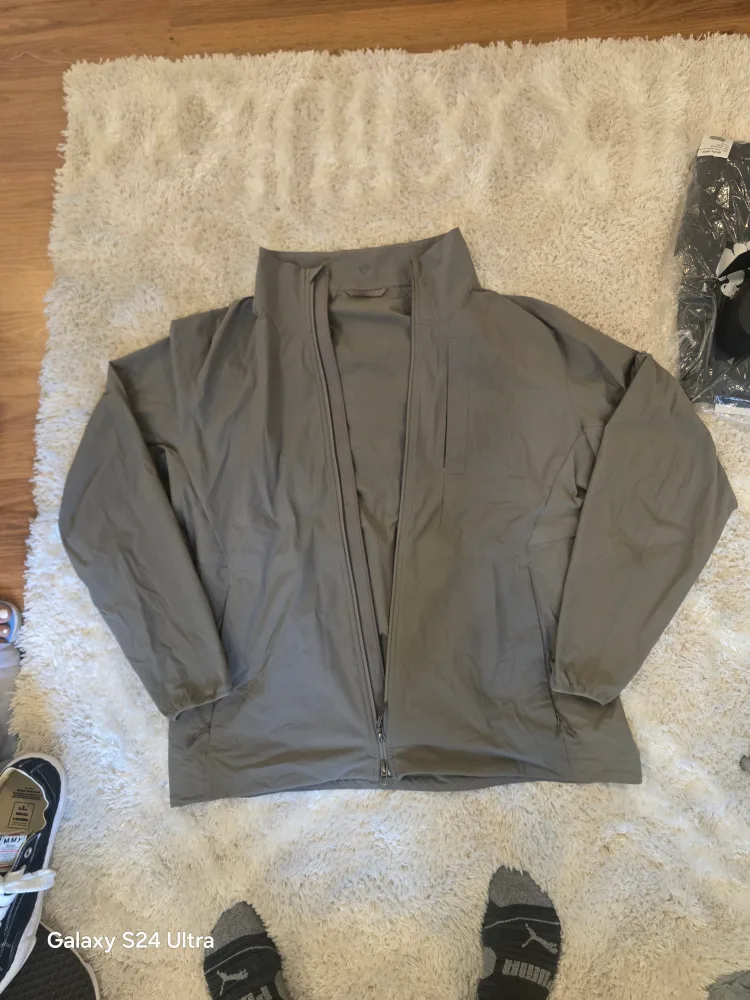 Lululemon Men's Jacket, Size Unknown image indicator(3)