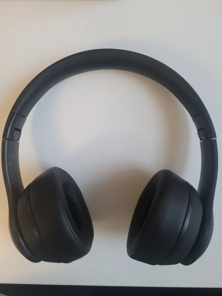 Beats Solo 4 Wireless Headphones thumbnail