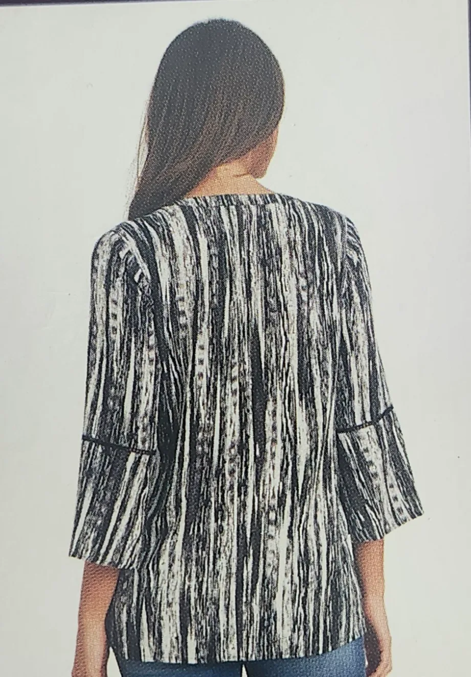 BNWT Kim Rogers Blouse - Black & White 🇨🇦 image indicator(2)