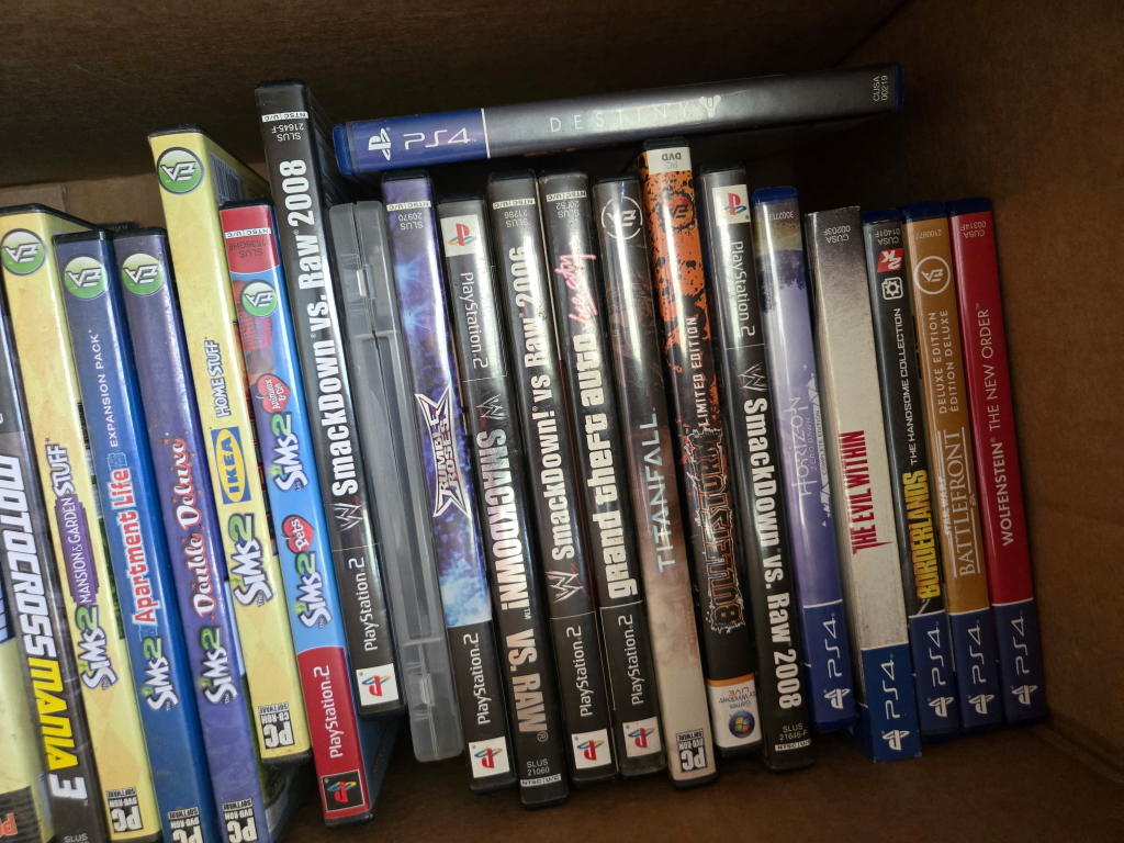 DVD and Playstation 2 Games - photo 2