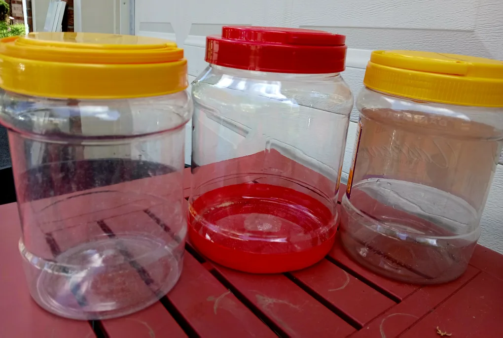 FREE Plastic Food Storage Containers - Set of 3 thumbnail