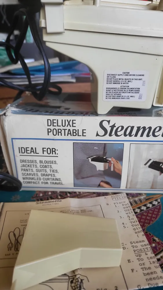Deluxe Portable Steamette Steamer 🇨🇦 thumbnail
