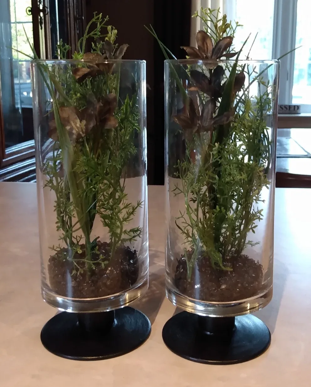 Eligant Pair of decorative Glass Vases with Black Base / pepples thumbnail