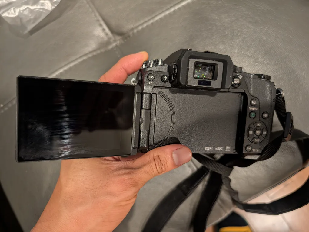 Panasonic LUMIX G Camera with 25mm Lens image indicator(3)