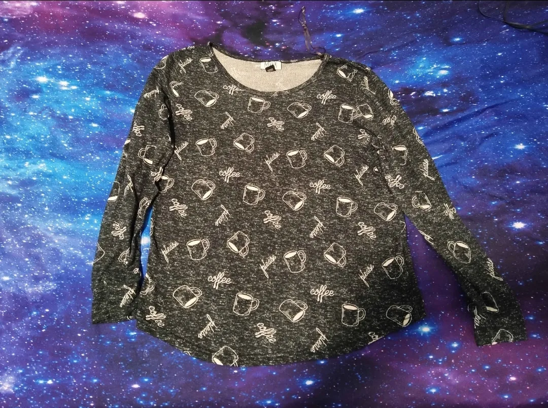 Long sleeves light knits (One is a male light knit) thumbnail