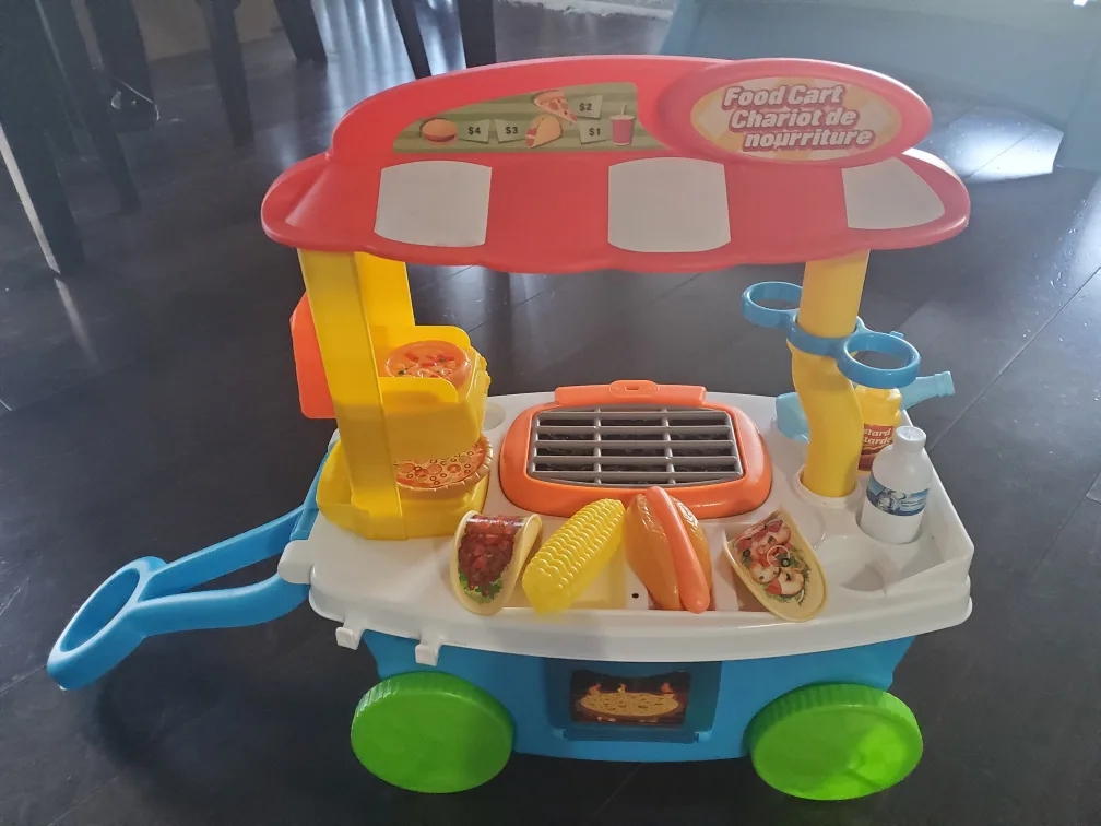 Toy Food Cart - Chariot de Nourriture thumbnail