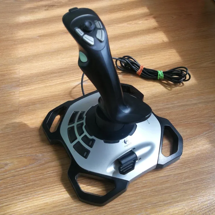 Logitech Extreme 3D Pro Joystick thumbnail