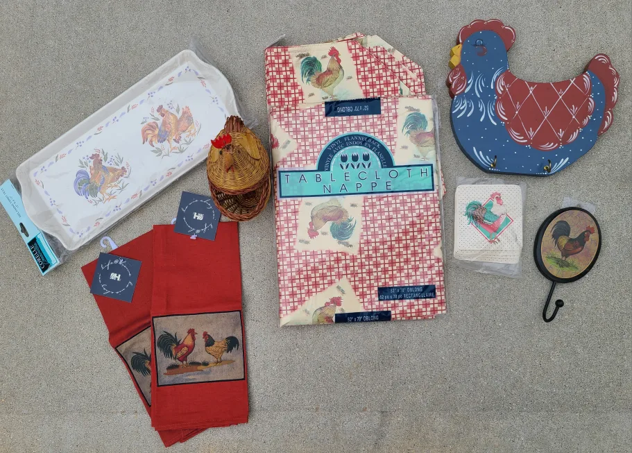 Rooster Kitchen Decor Lot thumbnail