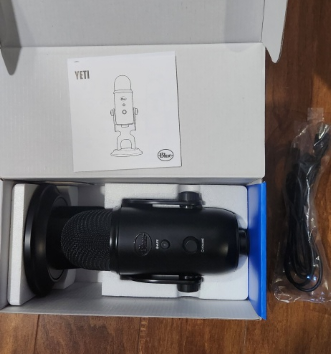 Blue Yeti Mic - Excellent Condition