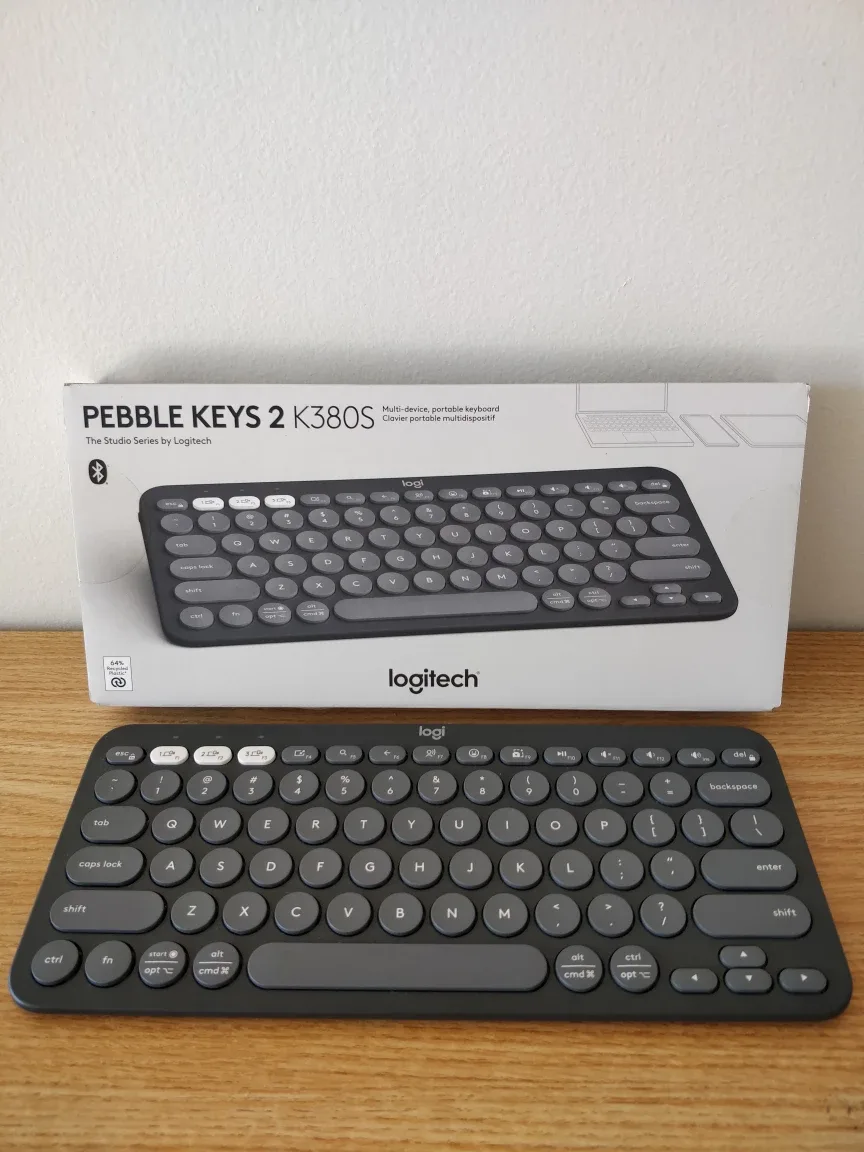 Logitech pebble Bluetooth keyboard K380S thumbnail